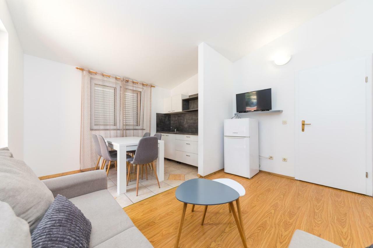Apartments Gavran 巴什卡沃达 外观 照片